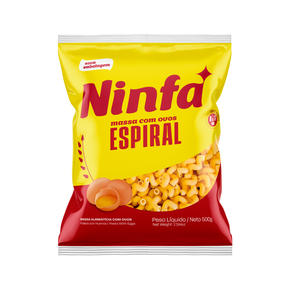 Embalagem de macarrão espiral com ovos de 500g em pé, com rótulo amarelo e vermelho, exibindo janela transparente com a massa.