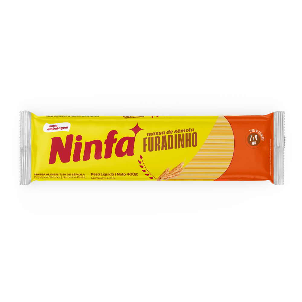 Embalagem de macarrão furadinho sêmola de 400g, com rótulo amarelo e vermelho, exibindo janela transparente com a massa.
